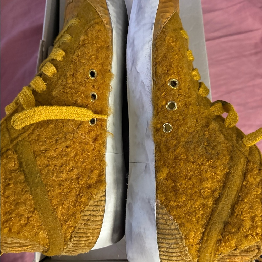 Golden Goose Men’s Yellow Midstar Sneakers - Picture 5 of 8